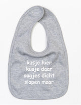 Slabbetje Kusje Hier Kusje Daar Grijs